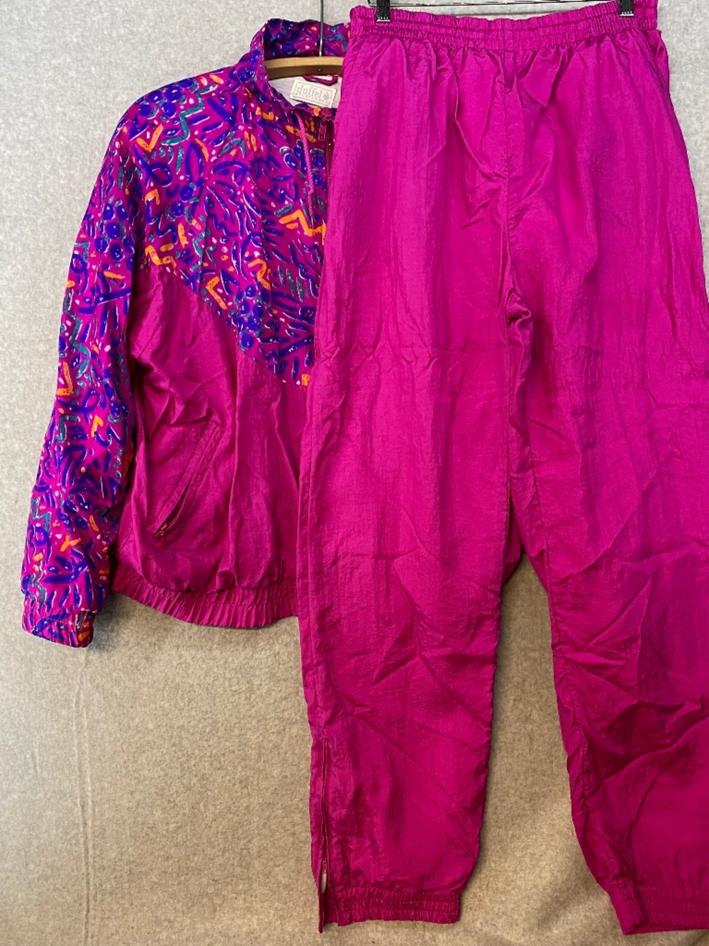 Duffel Size L • 1980s 90s Tracksuit • Loud • Goldbergs • Pink • Vintage